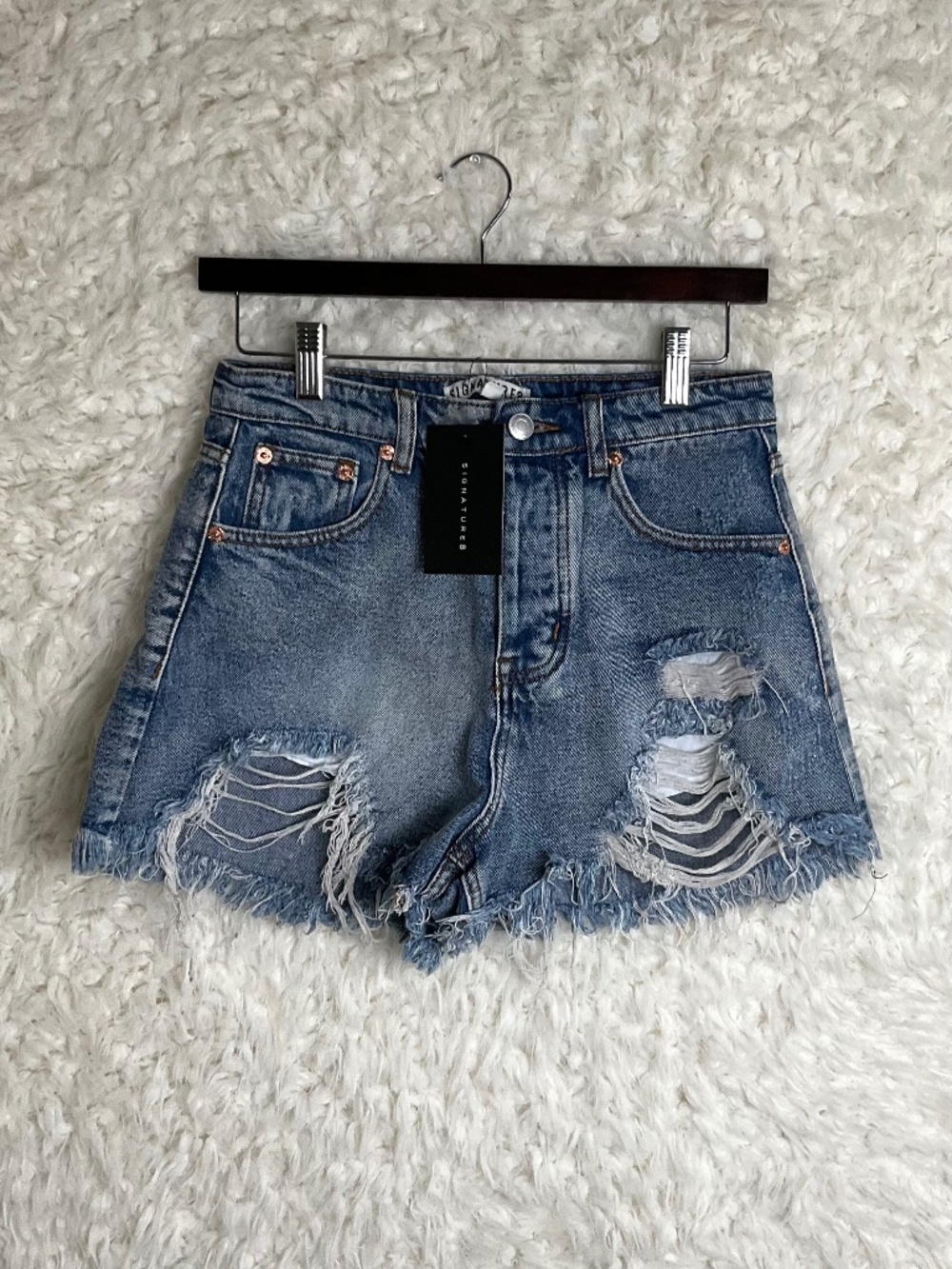 SIGNATURE 8 WOMEN'S DENIM SHORTS~SIZE SMALL~NEW WITH TAGS!